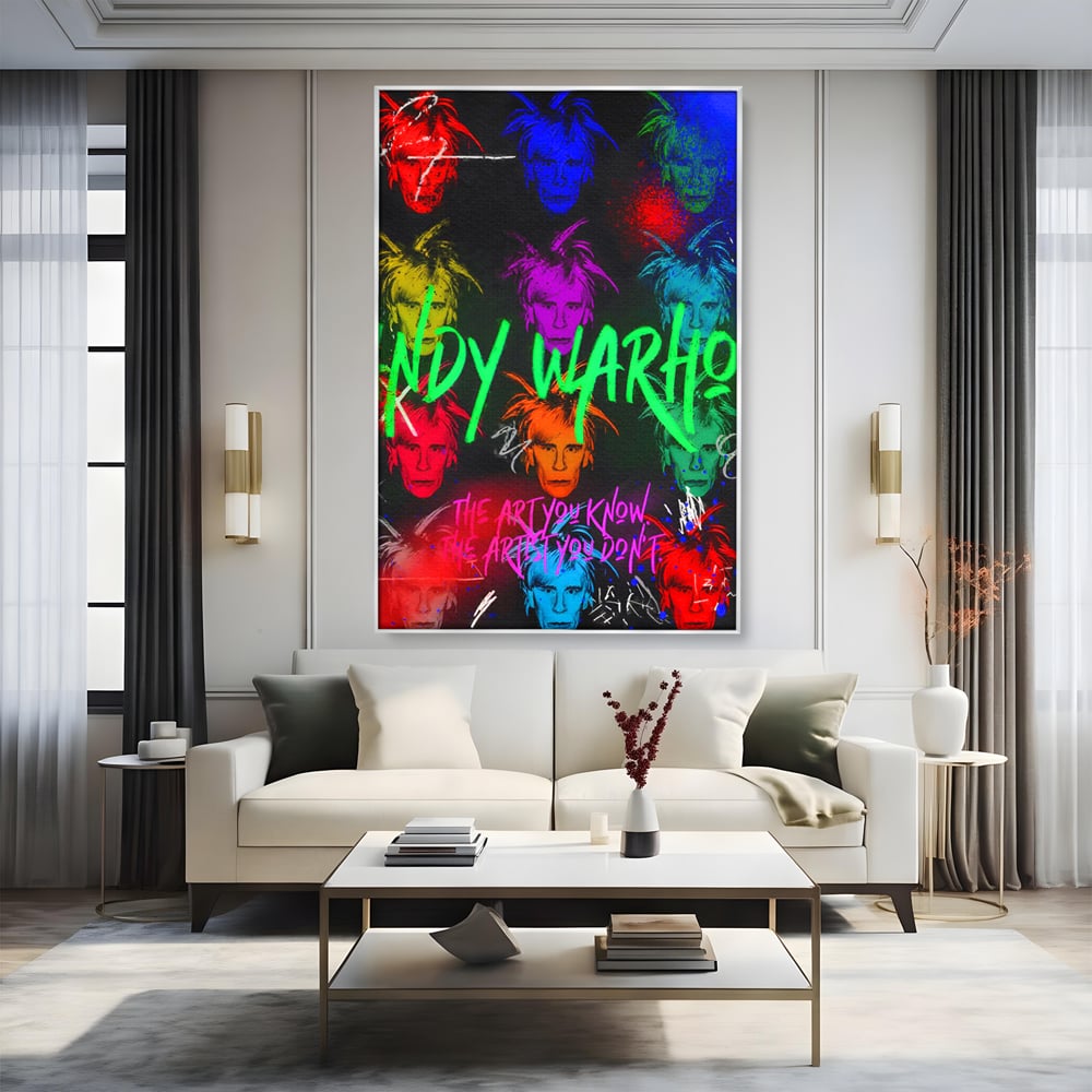Tablou canvas cu tablou canvas cu portrete pop art andy warhol, in rama de aluminiu argintiu, pe perete intr-un living